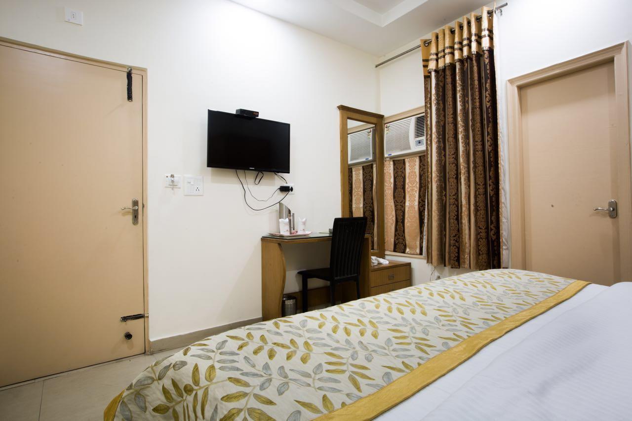 Hotel The Royal Placid Jammu Εξωτερικό φωτογραφία